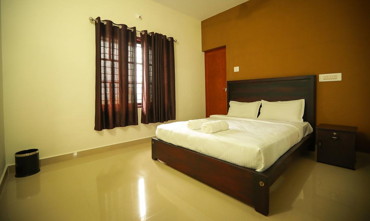 Kananam Retrteat Hotel Todupulai Екстериор снимка